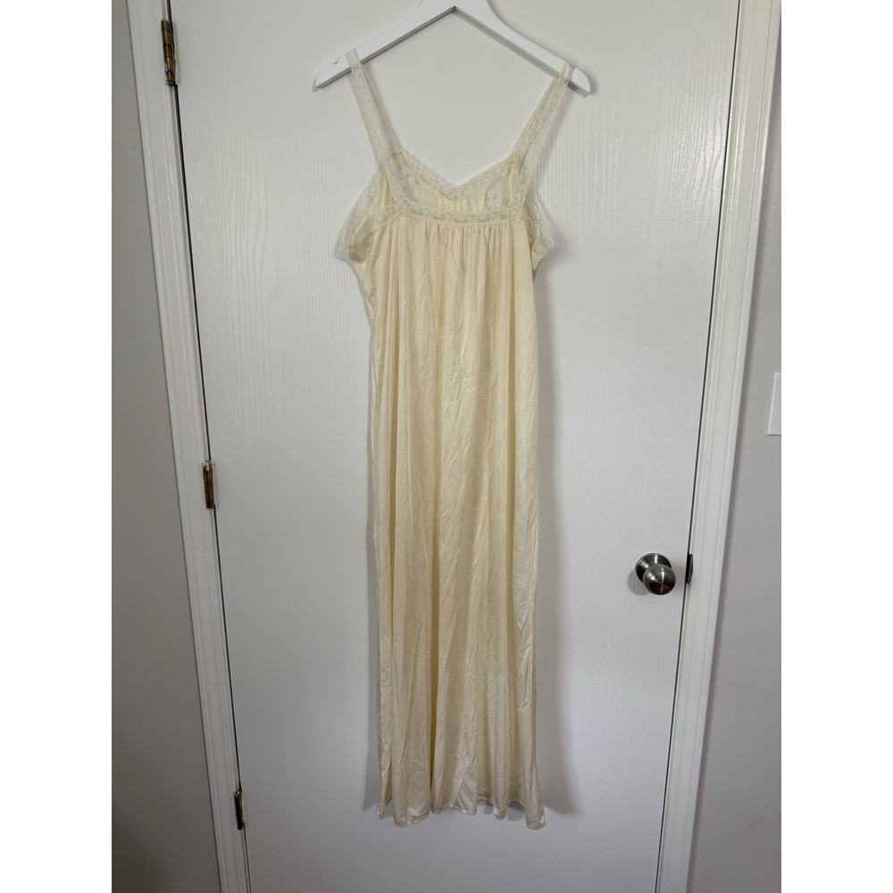Nylon Lace Ivory Dress Slip Nightgown Vintage Silky Medium Cottagecore Whimsy - Picture 7 of 7